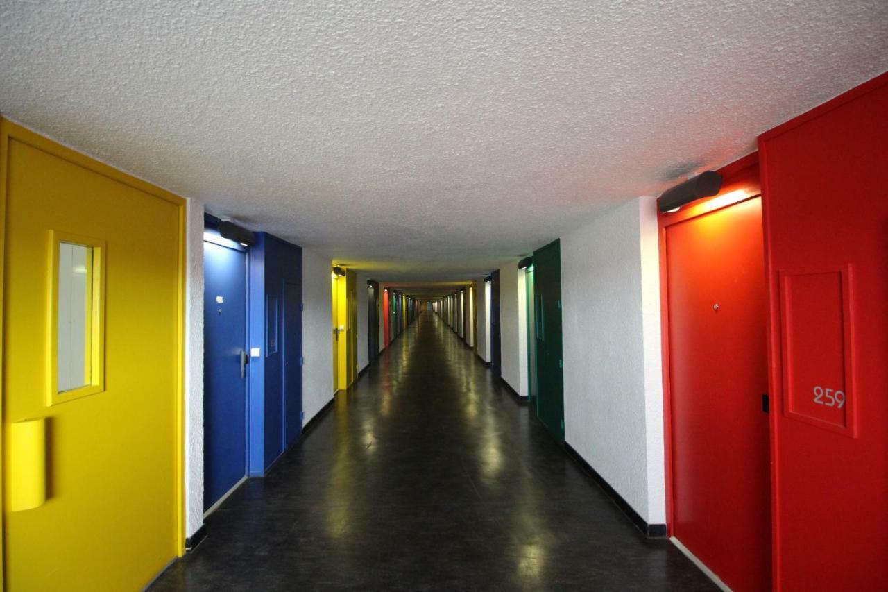 Homestay Le Corbusier 5 Ieme Rue 피르미니 외부 사진